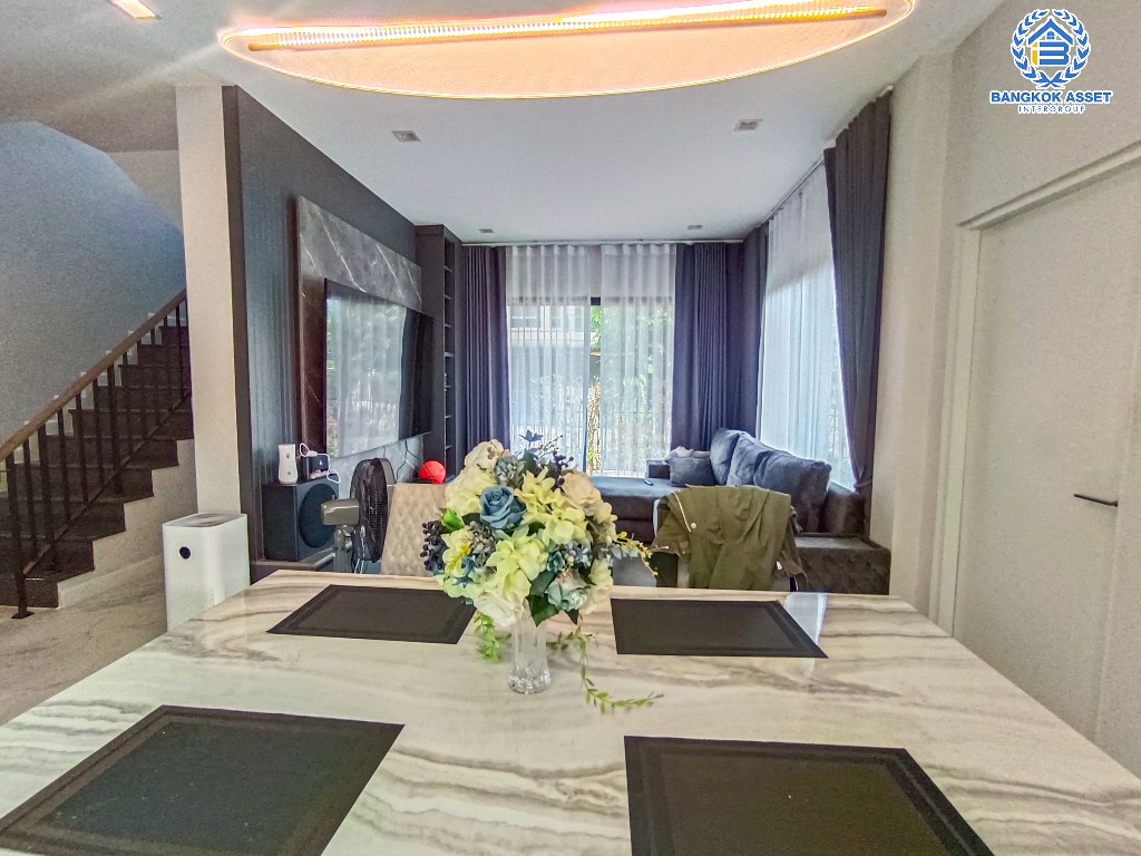 *****บ้านเดี่ยวมือสอง โครงการ เวนิว ไอดี เวสต์เกต เนื้อที่ 63.90 ตร.ว. ฟังก์ชัน 5 ห้องนอน 4 ห้องน้ำ 2 ที่จอดรถ บ้านเหมือนใหม่ Furnished ให้ครบ พร้อมเข้าอยู่ โครงการบนทำเลเชื่อมต่อถนนกาญจนาภิเษก ถนนเลียบคลองประปา ถนนรัตนาธิเบศร์ ใกล้ห้างสรรพสินค้าเซ็นทรัลเวสต์เกต อิเกีย บางใหญ่ และจุดขึ้นทางด่วน "ศรีรัช"