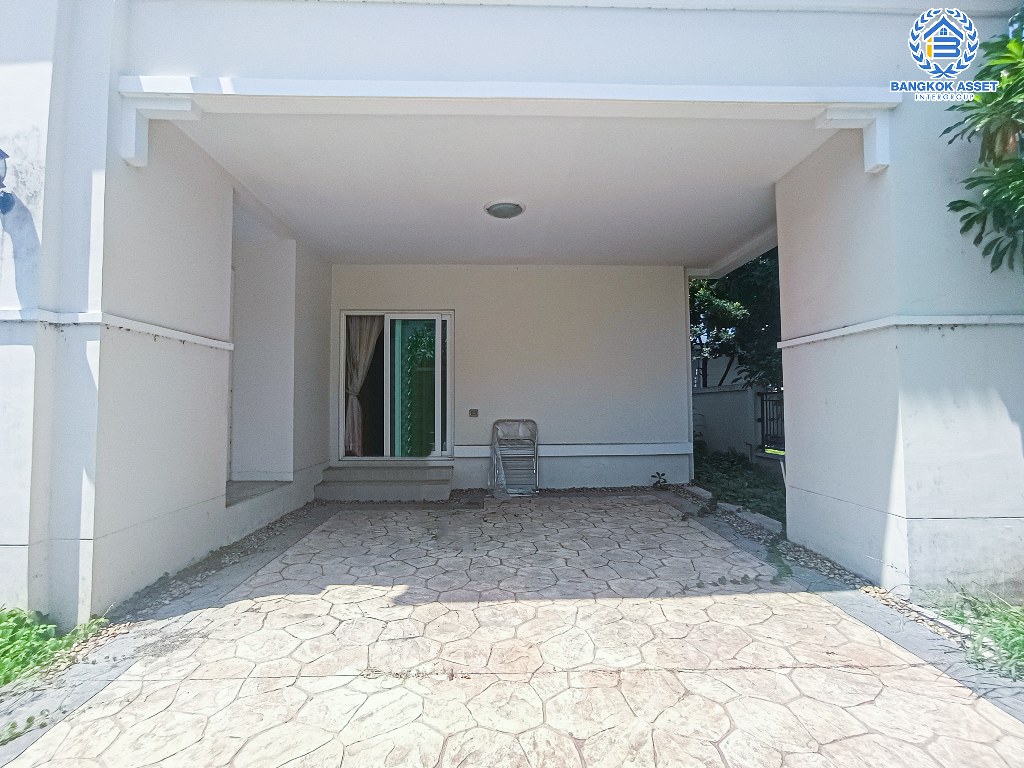 *****บ้านเดี่ยวมือสอง โครงการ เดอะเซนโทร รัตนาธิเบศร์ เนื้อที่ 56.20 ตร.ว. ฟังก์ชัน 3 ห้องนอน 3 ห้องน้ำ 2 ที่จอดรถ บ้านสภาพดีเยี่ยม พร้อมเข้าอยู่ บนทำเลเดินทางสะดวก เชื่อมต่อถนนกาญจนาภิเษก ถนนรัตนาธิเบศร์ ถนนบางกรวย-ไทรน้อย ใกล้รถไฟฟ้าสายสีม่วง "สถานีบางพลู" และจุดขึ้นทางด่วน "งามวงศ์วาน"