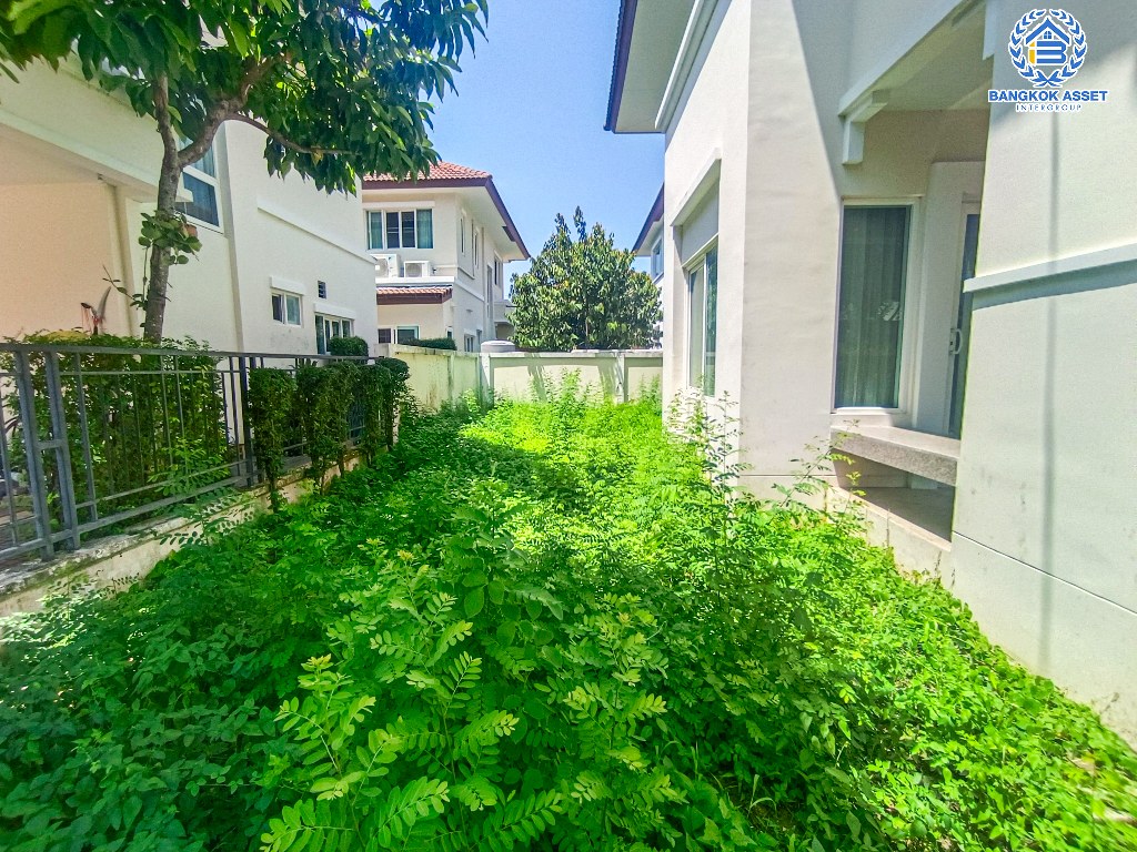 *****บ้านเดี่ยวมือสอง โครงการ เดอะเซนโทร รัตนาธิเบศร์ เนื้อที่ 56.20 ตร.ว. ฟังก์ชัน 3 ห้องนอน 3 ห้องน้ำ 2 ที่จอดรถ บ้านสภาพดีเยี่ยม พร้อมเข้าอยู่ บนทำเลเดินทางสะดวก เชื่อมต่อถนนกาญจนาภิเษก ถนนรัตนาธิเบศร์ ถนนบางกรวย-ไทรน้อย ใกล้รถไฟฟ้าสายสีม่วง "สถานีบางพลู" และจุดขึ้นทางด่วน "งามวงศ์วาน"