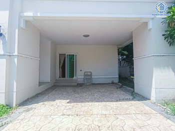 *****บ้านเดี่ยวมือสอง โครงการ เดอะเซนโทร รัตนาธิเบศร์ เนื้อที่ 56.20 ตร.ว. ฟังก์ชัน 3 ห้องนอน 3 ห้องน้ำ 2 ที่จอดรถ บ้านสภาพดีเยี่ยม พร้อมเข้าอยู่ บนทำเลเดินทางสะดวก เชื่อมต่อถนนกาญจนาภิเษก ถนนรัตนาธิเบศร์ ถนนบางกรวย-ไทรน้อย ใกล้รถไฟฟ้าสายสีม่วง "สถานีบางพลู" และจุดขึ้นทางด่วน "งามวงศ์วาน"