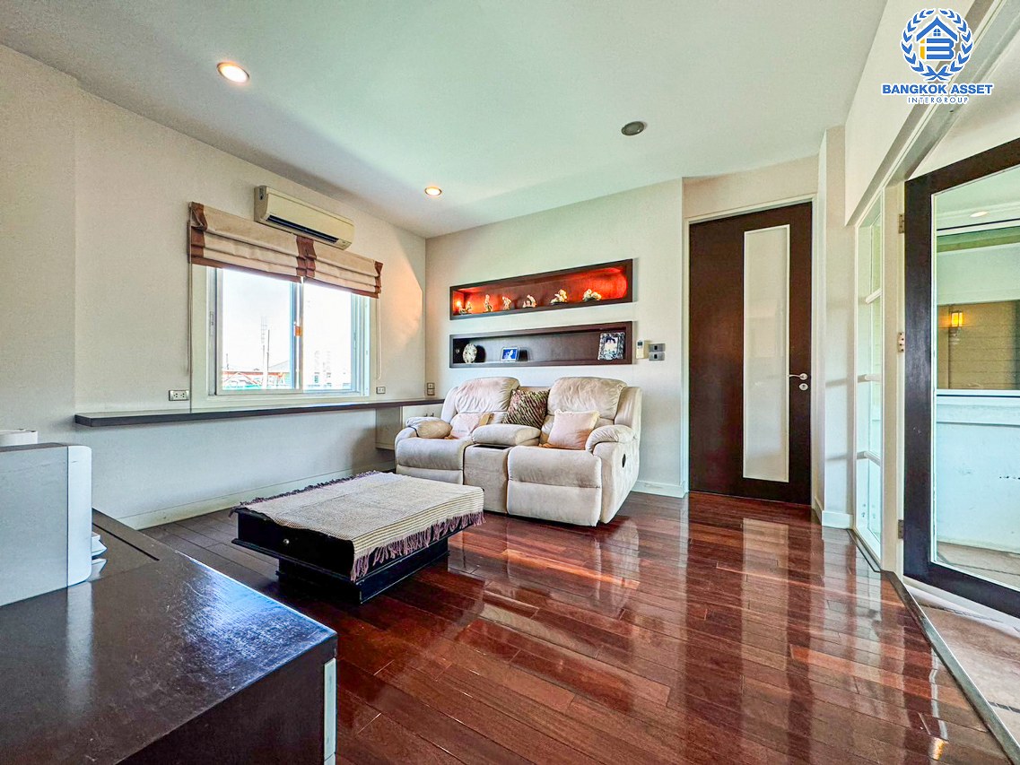 *****บ้านเดี่ยวมือสองกรุงเทพมหานคร โครงการ อารียา ชบา นวลจันทร์56 เนื้อที่กว้าง 61.7 ตร.ว. ฟังก์ชัน 2 ห้องนอน 3 ห้องน้ำ 2 ที่จอดรถ บ้านหลังใหญ่ หน้าบ้านเป็นสวนส่วนกลาง บนทำเลเดินทางสะดวก เชื่อมต่อถนนรามอินทรา, ถนนประเสริฐมนูกิจ, ถนนนวมินทร์ ใกล้จุดขึ้นทางด่วน "ฉลองรัช" จองเลย!