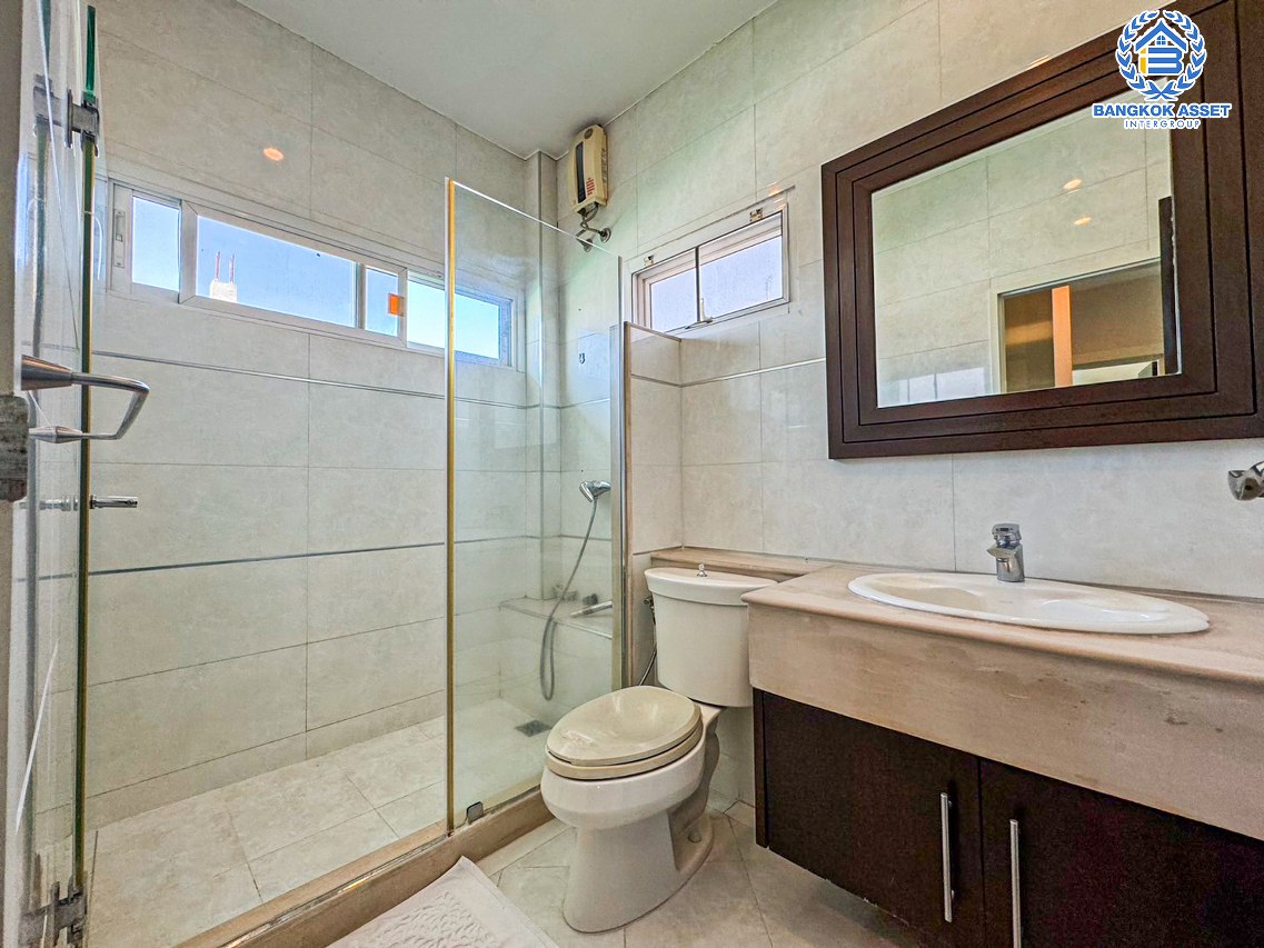 *****บ้านเดี่ยวมือสองกรุงเทพมหานคร โครงการ อารียา ชบา นวลจันทร์56 เนื้อที่กว้าง 61.7 ตร.ว. ฟังก์ชัน 2 ห้องนอน 3 ห้องน้ำ 2 ที่จอดรถ บ้านหลังใหญ่ หน้าบ้านเป็นสวนส่วนกลาง บนทำเลเดินทางสะดวก เชื่อมต่อถนนรามอินทรา, ถนนประเสริฐมนูกิจ, ถนนนวมินทร์ ใกล้จุดขึ้นทางด่วน "ฉลองรัช" จองเลย!