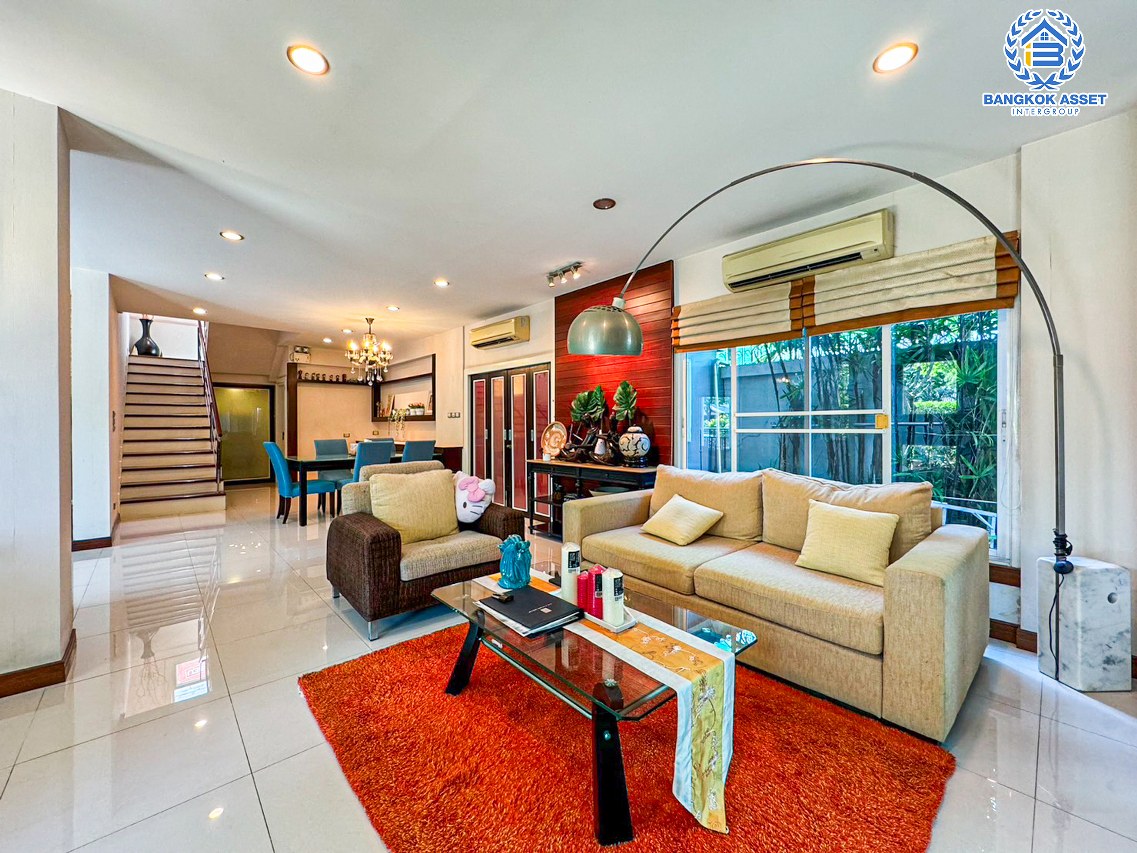 *****บ้านเดี่ยวมือสองกรุงเทพมหานคร โครงการ อารียา ชบา นวลจันทร์56 เนื้อที่กว้าง 61.7 ตร.ว. ฟังก์ชัน 2 ห้องนอน 3 ห้องน้ำ 2 ที่จอดรถ บ้านหลังใหญ่ หน้าบ้านเป็นสวนส่วนกลาง บนทำเลเดินทางสะดวก เชื่อมต่อถนนรามอินทรา, ถนนประเสริฐมนูกิจ, ถนนนวมินทร์ ใกล้จุดขึ้นทางด่วน "ฉลองรัช" จองเลย!