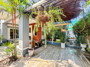 *****บ้านเดี่ยวมือสองกรุงเทพมหานคร โครงการ อารียา ชบา นวลจันทร์56 เนื้อที่กว้าง 61.7 ตร.ว. ฟังก์ชัน 2 ห้องนอน 3 ห้องน้ำ 2 ที่จอดรถ บ้านหลังใหญ่ หน้าบ้านเป็นสวนส่วนกลาง บนทำเลเดินทางสะดวก เชื่อมต่อถนนรามอินทรา, ถนนประเสริฐมนูกิจ, ถนนนวมินทร์ ใกล้จุดขึ้นทางด่วน "ฉลองรัช" จองเลย!