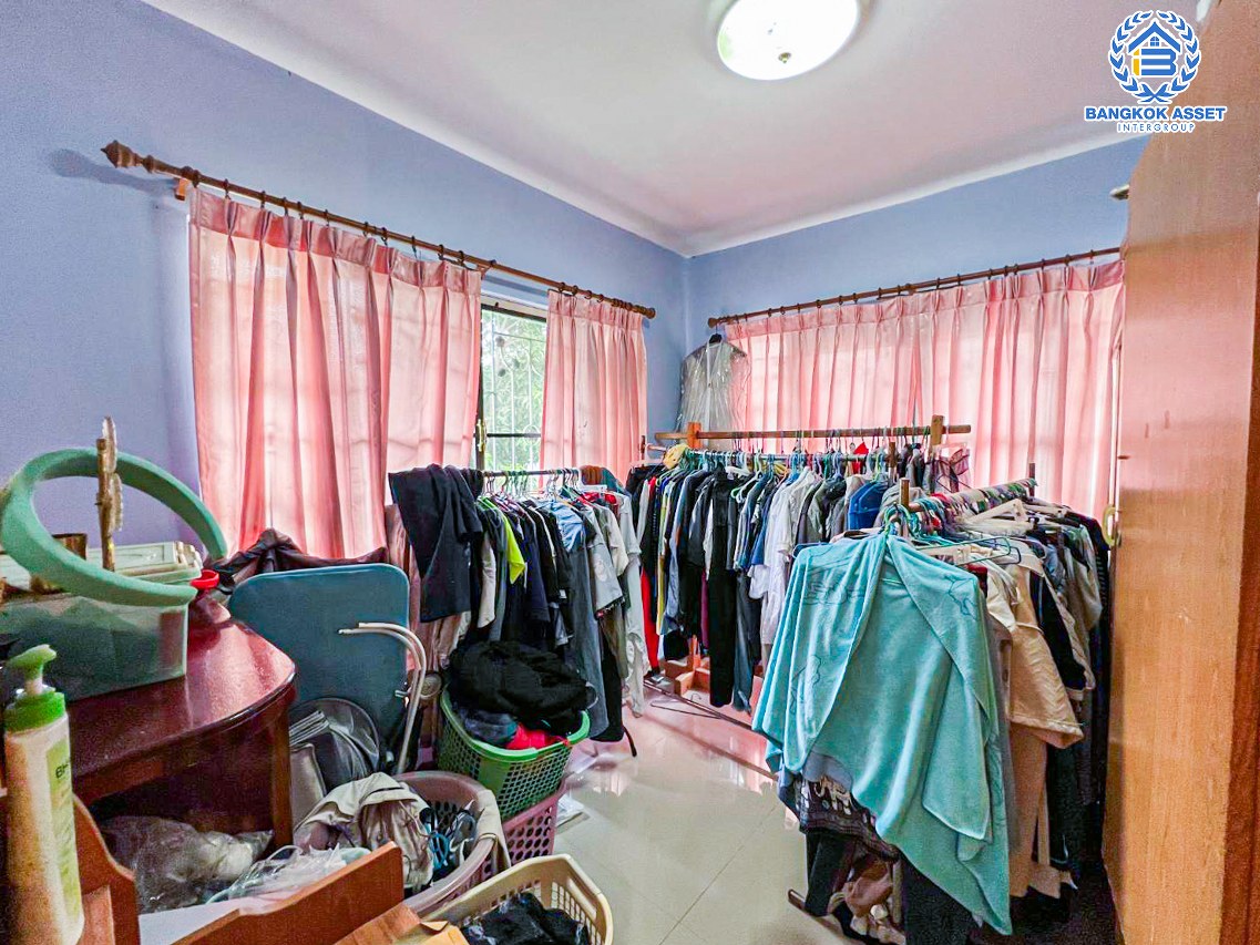 *****บ้านแฝดมือสองนนทบุรี โครงการ พฤกษา19 กาญจนาภิเษก เนื้อที่กว้าง 35 ตร.ว. ฟังก์ชัน 3 ห้องนอน 2 ห้องน้ำ 3 ที่จอดรถ บ้านกว้าง ภายในสภาพดี บนทำเลเดินทางสะดวก เชื่อมต่อถนนกาญจนาภิเษก, ถนนรัตนาธิเบศร์, ถนนราชพฤกษ์ ใกล้เซ็นทรัลเวสต์เกต และรถไฟฟ้าสายสีม่วง "สถานีคลองบางไผ่"