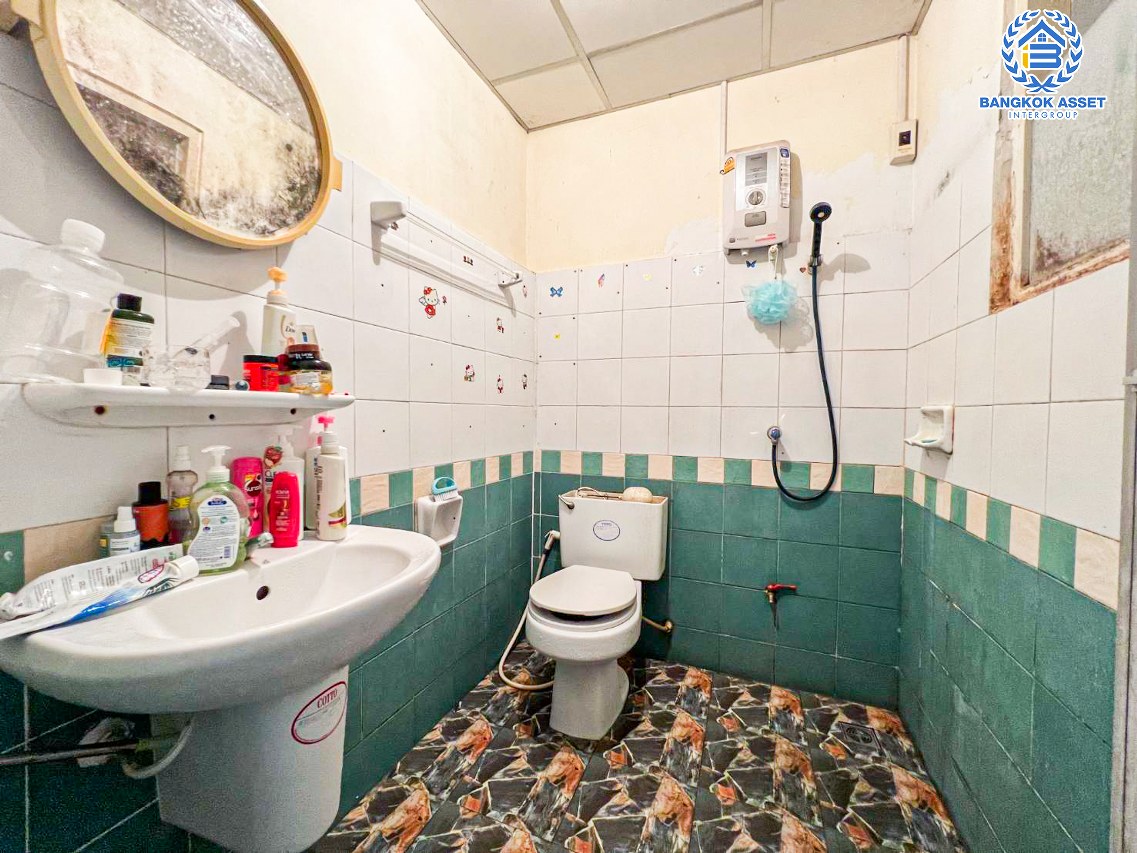 *****บ้านแฝดมือสองนนทบุรี โครงการ พฤกษา19 กาญจนาภิเษก เนื้อที่กว้าง 35 ตร.ว. ฟังก์ชัน 3 ห้องนอน 2 ห้องน้ำ 3 ที่จอดรถ บ้านกว้าง ภายในสภาพดี บนทำเลเดินทางสะดวก เชื่อมต่อถนนกาญจนาภิเษก, ถนนรัตนาธิเบศร์, ถนนราชพฤกษ์ ใกล้เซ็นทรัลเวสต์เกต และรถไฟฟ้าสายสีม่วง "สถานีคลองบางไผ่"