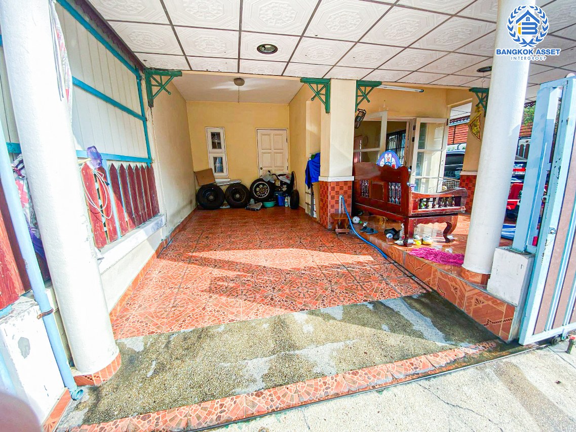 *****บ้านแฝดมือสองนนทบุรี โครงการ พฤกษา19 กาญจนาภิเษก เนื้อที่กว้าง 35 ตร.ว. ฟังก์ชัน 3 ห้องนอน 2 ห้องน้ำ 3 ที่จอดรถ บ้านกว้าง ภายในสภาพดี บนทำเลเดินทางสะดวก เชื่อมต่อถนนกาญจนาภิเษก, ถนนรัตนาธิเบศร์, ถนนราชพฤกษ์ ใกล้เซ็นทรัลเวสต์เกต และรถไฟฟ้าสายสีม่วง "สถานีคลองบางไผ่"