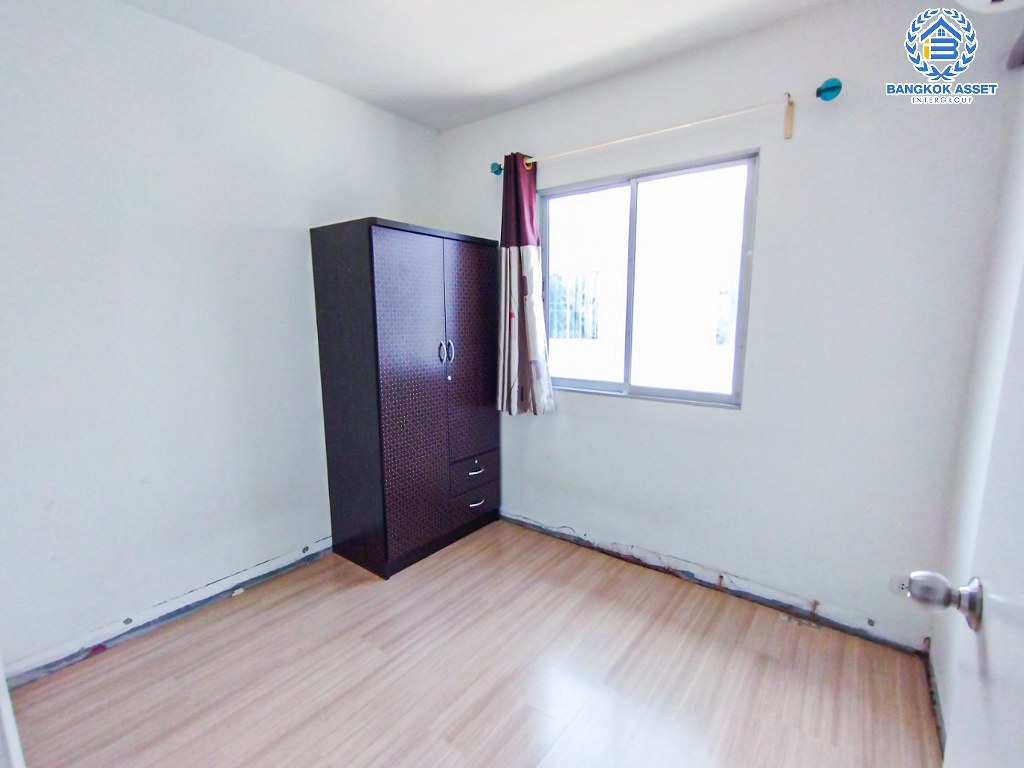 *****ทาวน์เฮ้าส์มือสอง โครงการ เดอะคอนเนค อ่อนนุช2 เนื้อที่ 18.20 ตร.ว. ฟังก์ชัน 3 ห้องนอน 2 ห้องน้ำ บ้านสภาพดีเยี่ยม บรรยากาศเป็นส่วนตัว บนทำเลเมือง รายล้อมด้วยสิ่งอำนวยความสะดวก เชื่อมต่อถนนอ่อนนุช ถนนตัดใหม่ ถนนลาดกระบัง ใกล้โรบินสัน ไลฟ์สไตล์ ลาดกระบัง