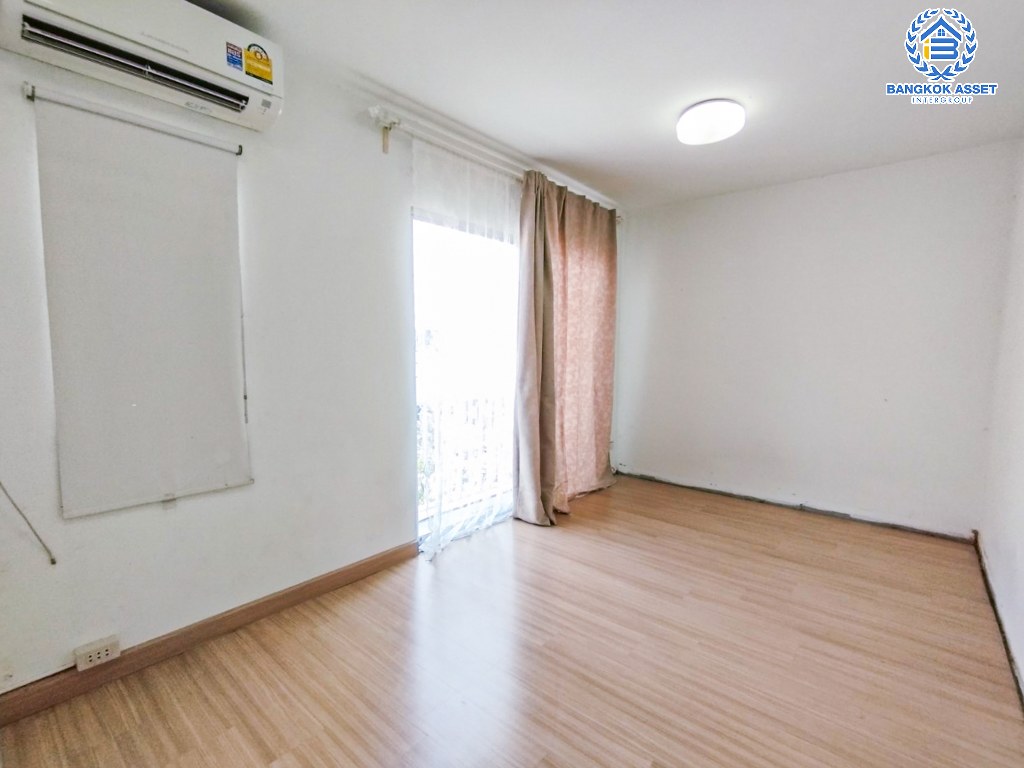 *****ทาวน์เฮ้าส์มือสอง โครงการ เดอะคอนเนค อ่อนนุช2 เนื้อที่ 18.20 ตร.ว. ฟังก์ชัน 3 ห้องนอน 2 ห้องน้ำ บ้านสภาพดีเยี่ยม บรรยากาศเป็นส่วนตัว บนทำเลเมือง รายล้อมด้วยสิ่งอำนวยความสะดวก เชื่อมต่อถนนอ่อนนุช ถนนตัดใหม่ ถนนลาดกระบัง ใกล้โรบินสัน ไลฟ์สไตล์ ลาดกระบัง