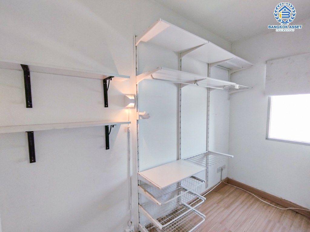 *****ทาวน์เฮ้าส์มือสอง โครงการ เดอะคอนเนค อ่อนนุช2 เนื้อที่ 18.20 ตร.ว. ฟังก์ชัน 3 ห้องนอน 2 ห้องน้ำ บ้านสภาพดีเยี่ยม บรรยากาศเป็นส่วนตัว บนทำเลเมือง รายล้อมด้วยสิ่งอำนวยความสะดวก เชื่อมต่อถนนอ่อนนุช ถนนตัดใหม่ ถนนลาดกระบัง ใกล้โรบินสัน ไลฟ์สไตล์ ลาดกระบัง