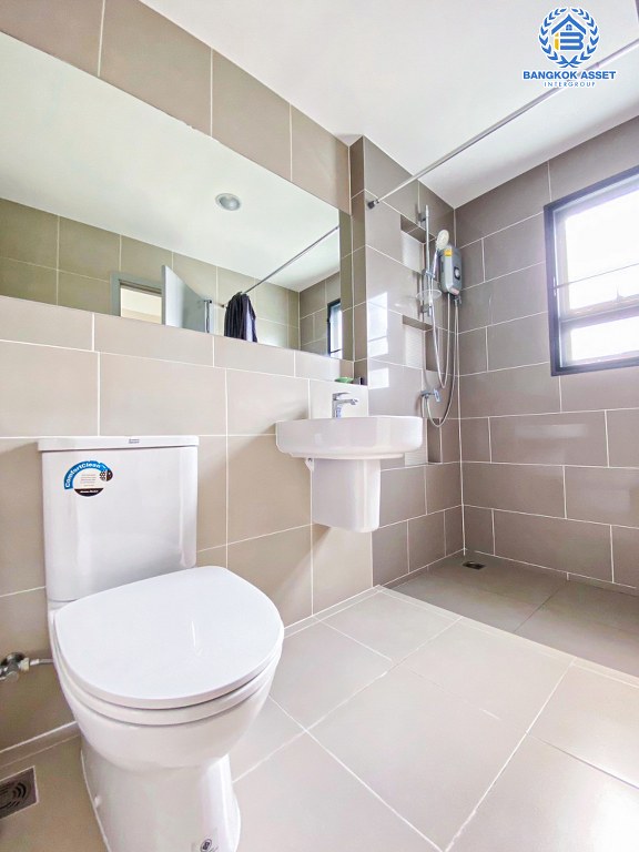 *****บ้านเดี่ยวมือสอง โครงการ Pave รามอินทรา-วงแหวน หลังมุม จากแบรนด์ SC Asset เนื้อที่ 71.50 ตร.ว. ฟังก์ชัน 4 ห้องนอน 3 ห้องน้ำ 2 ที่จอดรถ โครงการบนทำเลเดินทางสะดวก เชื่อมต่อถนนวงแหวนรอบนอก(ตะวันออก) ถนนรามอินทรา ถนนเกษตรนวมินทร์ ใกล้รถไฟฟ้าสายสีชมพู "สถานีคู้บอน" และจุดขึ้นทางด่วน "ฉลองรัช"