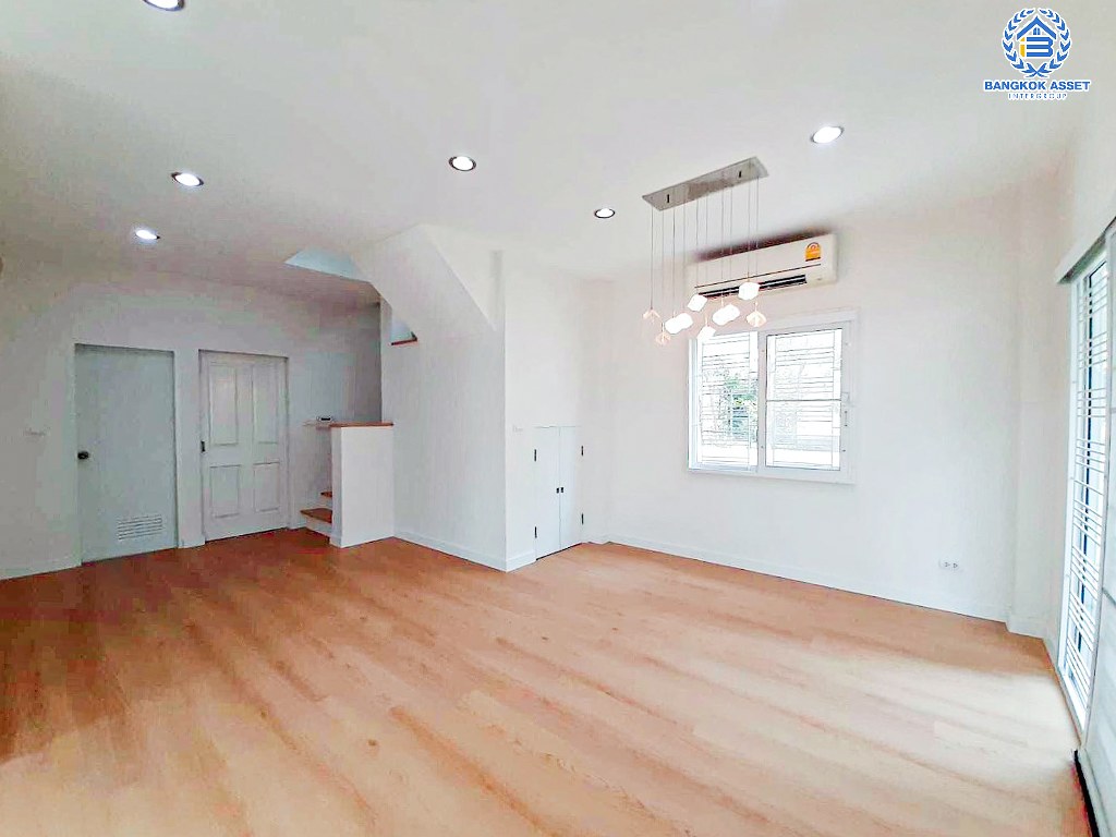 *****บ้านแฝดมือสอง โครงการ เดอะคลัสเตอร์วิลล์4 ราชพฤกษ์-สิรินธร เนื้อที่ 39.30 ตร.ว. ฟังก์ชัน 3 ห้องนอน 2 ห้องน้ำ 2 ที่จอดรถ บ้านแฝดพื้นที่ใช้สอยกว้าง ตกแต่งใหม่พร้อมอยู่ โครงการบนทำเลเดินทางสะดวก เชื่อมต่อถนนราชพฤกษ์ ถนนบรมราชชนนี ถนนสิรินธร ใกล้จุดขึ้นทางด่วน "ศรีรัช"