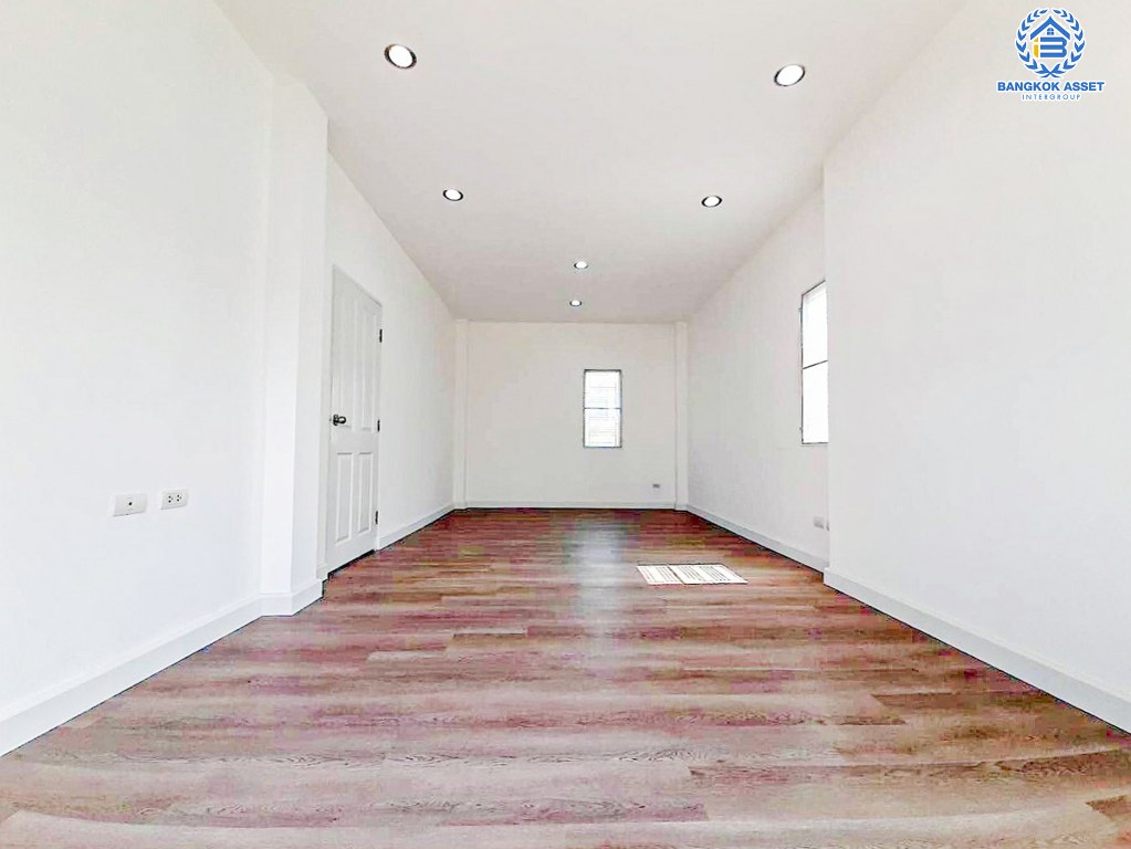 *****บ้านแฝดมือสอง โครงการ เดอะคลัสเตอร์วิลล์4 ราชพฤกษ์-สิรินธร เนื้อที่ 39.30 ตร.ว. ฟังก์ชัน 3 ห้องนอน 2 ห้องน้ำ 2 ที่จอดรถ บ้านแฝดพื้นที่ใช้สอยกว้าง ตกแต่งใหม่พร้อมอยู่ โครงการบนทำเลเดินทางสะดวก เชื่อมต่อถนนราชพฤกษ์ ถนนบรมราชชนนี ถนนสิรินธร ใกล้จุดขึ้นทางด่วน "ศรีรัช"