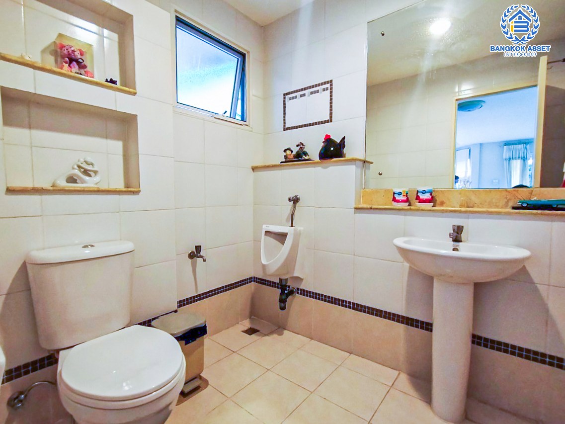 *****บ้านเดี่ยวมือสองนนทบุรี โครงการ ชัยพฤกษ์ บางบัวทอง จากแบรนด์ L&H เนื้อที่กว้างขวางถึง 61.6 ตร.ว. ฟังก์ชัน 3 ห้องนอน 3 ห้องน้ำ 2 ที่จอดรถ หน้าบ้านไม่ชนใคร วิวดี บนทำเลเดินทางสะดวก ติดถนนบางกรวย-ไทรน้อย ใกล้เซ็นทรัลเวสต์เกต และรถไฟฟ้าสายสีม่วง "สถานีบางพลู" จองเลย!