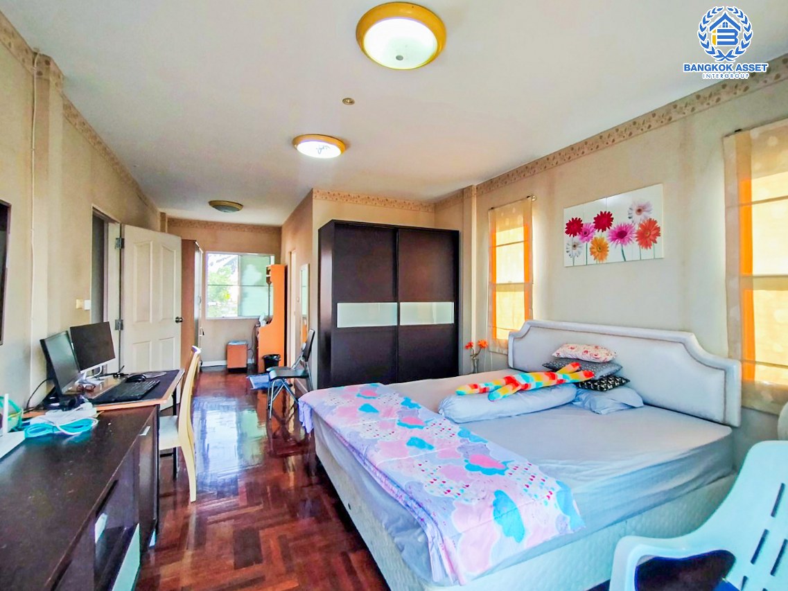 *****บ้านเดี่ยวมือสองนนทบุรี โครงการ ชัยพฤกษ์ บางบัวทอง จากแบรนด์ L&H เนื้อที่กว้างขวางถึง 61.6 ตร.ว. ฟังก์ชัน 3 ห้องนอน 3 ห้องน้ำ 2 ที่จอดรถ หน้าบ้านไม่ชนใคร วิวดี บนทำเลเดินทางสะดวก ติดถนนบางกรวย-ไทรน้อย ใกล้เซ็นทรัลเวสต์เกต และรถไฟฟ้าสายสีม่วง "สถานีบางพลู" จองเลย!