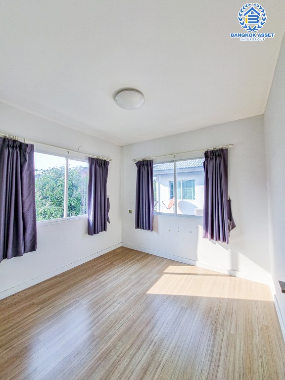 *****บ้านเดี่ยวมือสอง โครงการ พฤกษ์ลดา บางใหญ่2 หลังมุม จากแบรนด์ L&H เนื้อที่ 51.60 ตร.ว. ฟังก์ชัน 3 ห้องนอน 2 ห้องน้ำ 2 ที่จอดรถ บ้านสภาพดีเยี่ยม เดินทางง่าย เชื่อมต่อถนนกาญจนาภิเษก ถนนคลองถนน ใกล้รถไฟฟ้าสายสีม่วง "สถานีคลองบางไผ่" และจุดขึ้นทางด่วน "กาญจนาภิเษก"