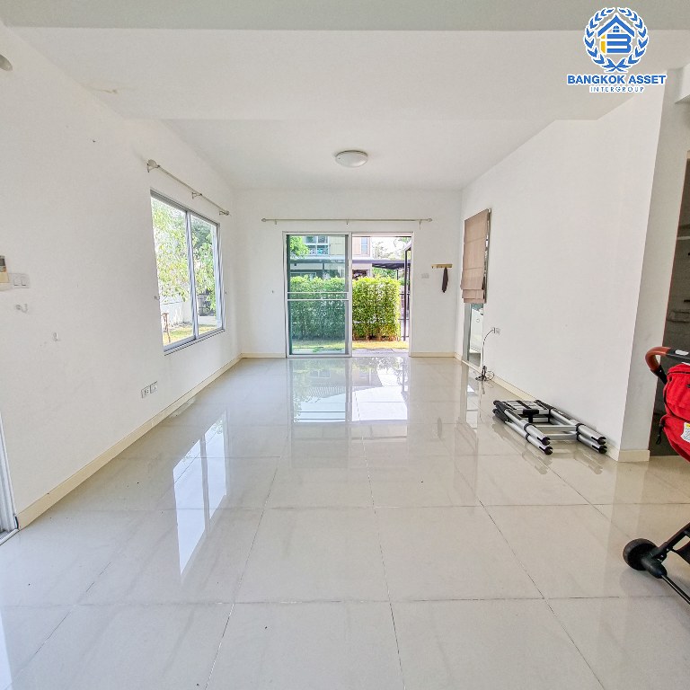 *****บ้านเดี่ยวมือสอง โครงการ พฤกษ์ลดา บางใหญ่2 หลังมุม จากแบรนด์ L&H เนื้อที่ 51.60 ตร.ว. ฟังก์ชัน 3 ห้องนอน 2 ห้องน้ำ 2 ที่จอดรถ บ้านสภาพดีเยี่ยม เดินทางง่าย เชื่อมต่อถนนกาญจนาภิเษก ถนนคลองถนน ใกล้รถไฟฟ้าสายสีม่วง "สถานีคลองบางไผ่" และจุดขึ้นทางด่วน "กาญจนาภิเษก"