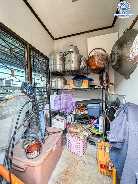 *****บ้านเดี่ยวมือสอง โครงการ เมืองเอก โครงการ3 เนื้อที่ 108 ตร.ว. ฟังก์ชัน 4 ห้องนอน 3 ห้องน้ำ 2 ที่จอดรถ บ้านพร้อมอยู่ราคาถูกสุด โครงการบนทำเลเดินทางสะดวก เชื่อมต่อถนนวิภาวดี-รังสิต ถนนพหลโยธิน ถนนรามอินทรา ใกล้รถไฟฟ้าสายสีแดง "สถานีหลักหก" และจุดขึ้นทางด่วน "อุตราภิมุข"