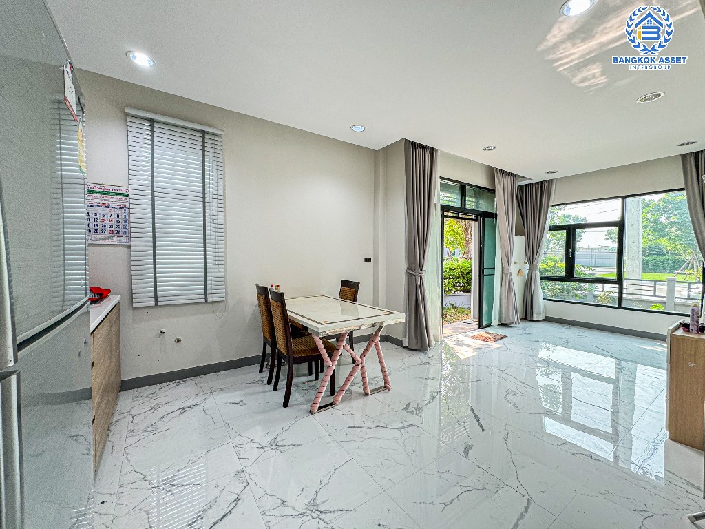 *****ทาวน์เฮ้าส์มือสอง พลีโน่ ชัยพฤกษ์ หลังมุม เนื้อที่ 	35.30 ตร.ว. ฟังก์ชัน 3 ห้องนอน 2 ห้องน้ำ 2 ที่จอดรถ บ้านสวยพร้อมอยู่ โครงการบนทำเลดี เชื่อมต่อถนนราชพฤกษ์ ถนนรัตนาธิเบศร์ ถนนชัยพฤกษ์ และจุดขึ้นทางด่วน "แจ้งวัฒนะ"