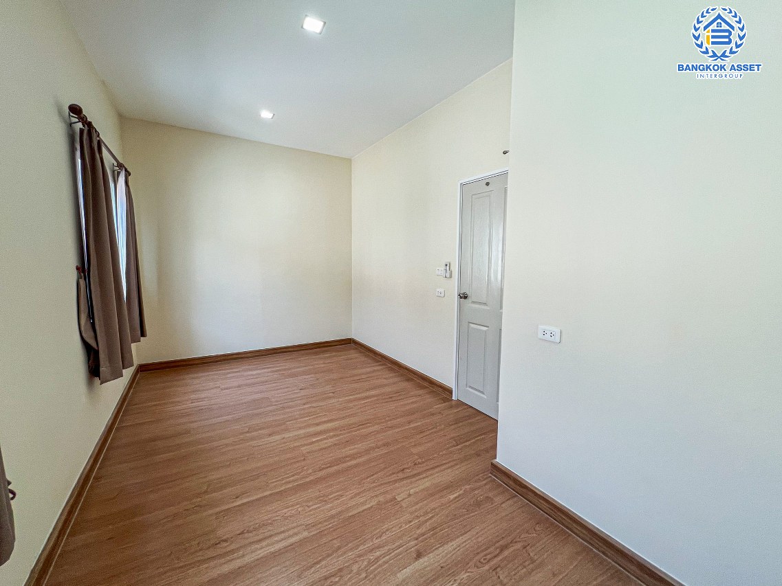 *****ทาวน์เฮ้าส์มือสองสมุทรสาคร โครงการ โกลเด้นทาวน์2 พระราม2 เนื้อที่ 16.3 ตร.ว. ฟังก์ชัน 3 ห้องนอน 2 ห้องน้ำ ภายในสภาพนางฟ้า พร้อมเข้าอยู่ แถมฟรี! 2 เครื่องปรับอากาศ, 1 เครื่องดูดควัน บนทำเลดี เชื่อมต่อถนนพระราม 2, ถนนกาญจนาภิเษก ใกล้เซ็นทรัลพระราม 2