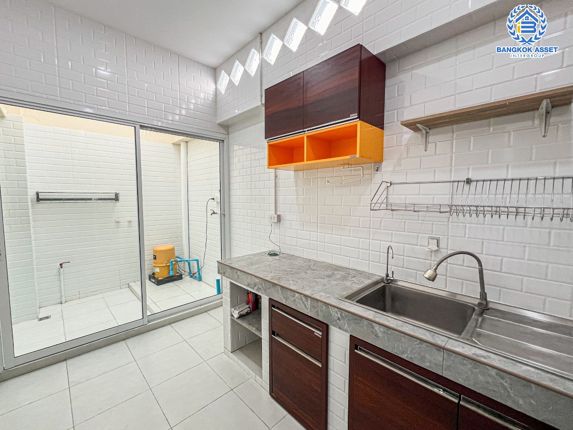 *****ทาวน์เฮ้าส์มือสองสมุทรสาคร โครงการ โกลเด้นทาวน์2 พระราม2 เนื้อที่ 16.3 ตร.ว. ฟังก์ชัน 3 ห้องนอน 2 ห้องน้ำ ภายในสภาพนางฟ้า พร้อมเข้าอยู่ แถมฟรี! 2 เครื่องปรับอากาศ, 1 เครื่องดูดควัน บนทำเลดี เชื่อมต่อถนนพระราม 2, ถนนกาญจนาภิเษก ใกล้เซ็นทรัลพระราม 2