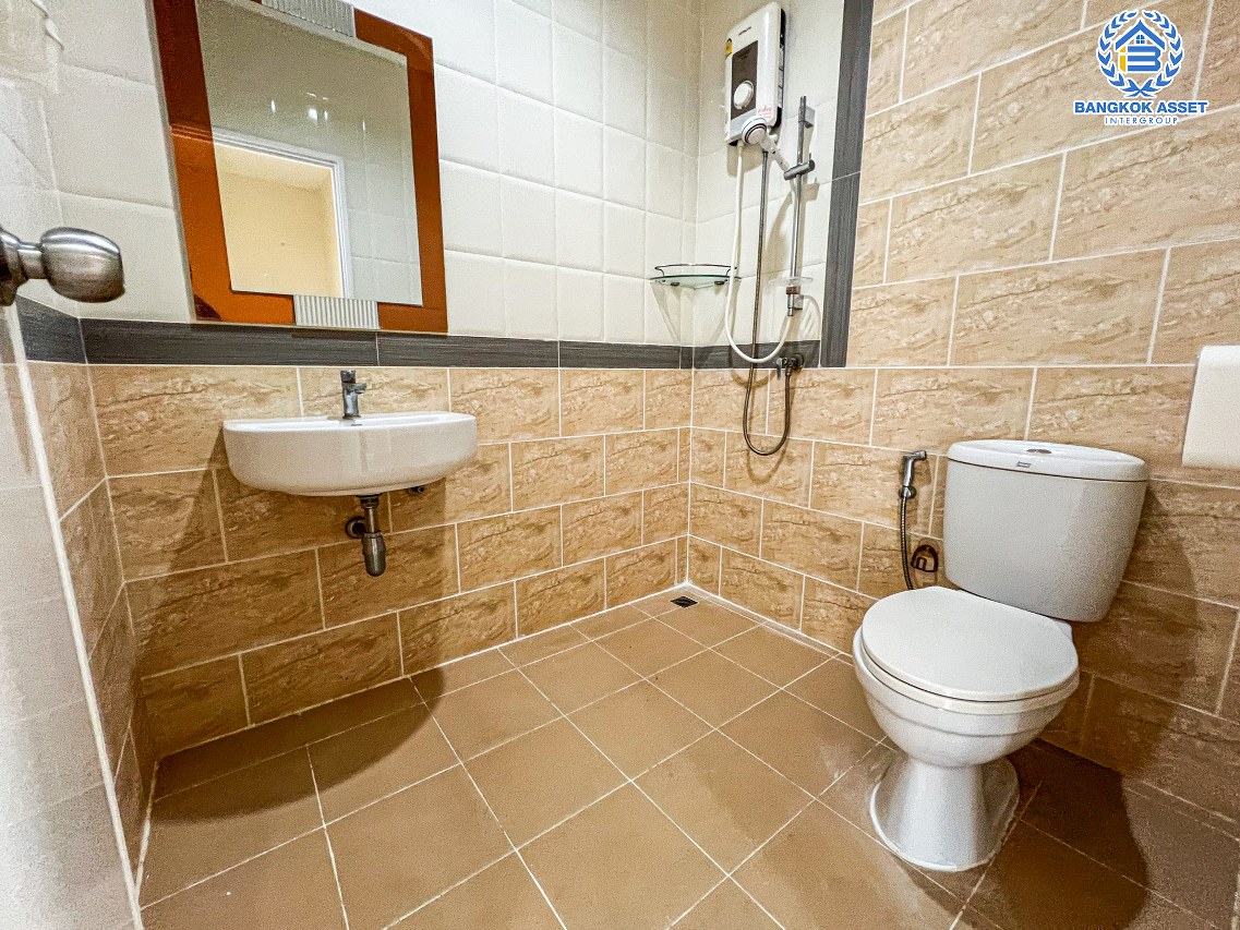 *****ทาวน์เฮ้าส์มือสองสมุทรสาคร โครงการ โกลเด้นทาวน์2 พระราม2 เนื้อที่ 16.3 ตร.ว. ฟังก์ชัน 3 ห้องนอน 2 ห้องน้ำ ภายในสภาพนางฟ้า พร้อมเข้าอยู่ แถมฟรี! 2 เครื่องปรับอากาศ, 1 เครื่องดูดควัน บนทำเลดี เชื่อมต่อถนนพระราม 2, ถนนกาญจนาภิเษก ใกล้เซ็นทรัลพระราม 2