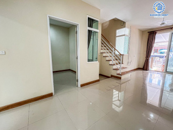 *****ทาวน์เฮ้าส์มือสองสมุทรสาคร โครงการ โกลเด้นทาวน์2 พระราม2 เนื้อที่ 16.3 ตร.ว. ฟังก์ชัน 3 ห้องนอน 2 ห้องน้ำ ภายในสภาพนางฟ้า พร้อมเข้าอยู่ แถมฟรี! 2 เครื่องปรับอากาศ, 1 เครื่องดูดควัน บนทำเลดี เชื่อมต่อถนนพระราม 2, ถนนกาญจนาภิเษก ใกล้เซ็นทรัลพระราม 2