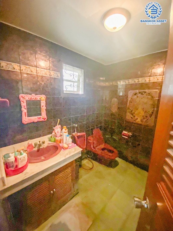 *****บ้านเดี่ยวมือสอง โครงการ กฤษดานคร20 ปิ่นเกล้า เนื้อที่ 104 ตร.ว. ฟังก์ชัน 3 ห้องนอน 3 ห้องน้ำ 2 ที่จอดรถ บ้านหลังใหญ่ บนพื้นที่กว้างขวาง การเดินทางสะดวก เชื่อมต่อถนนบรมราชชนนี ถนนเพชรเกษม ถนนพุทธมณฑลสาย2 ใกล้ห้างสรรพสินค้าเซ็นทรัล ปิ่นเกล้า ใกล้จุดขึ้นทางด่วน "กาญจนาภิเษก"...