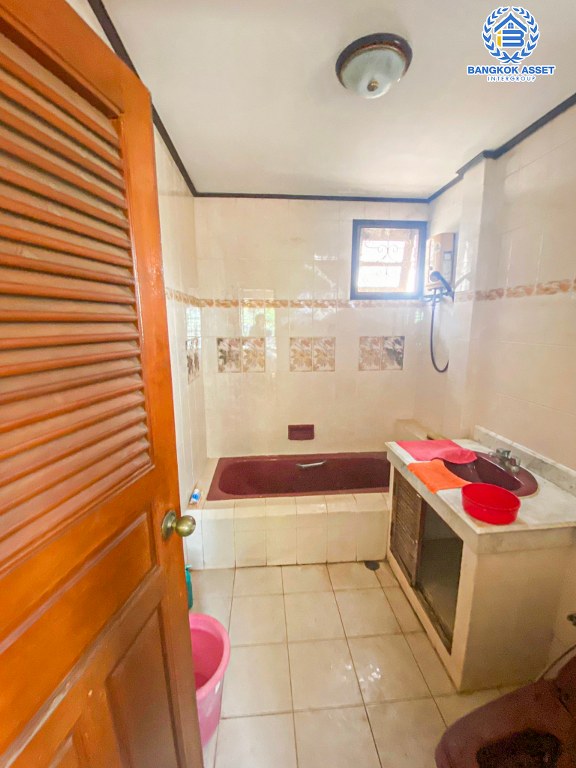 *****บ้านเดี่ยวมือสอง โครงการ กฤษดานคร20 ปิ่นเกล้า เนื้อที่ 104 ตร.ว. ฟังก์ชัน 3 ห้องนอน 3 ห้องน้ำ 2 ที่จอดรถ บ้านหลังใหญ่ บนพื้นที่กว้างขวาง การเดินทางสะดวก เชื่อมต่อถนนบรมราชชนนี ถนนเพชรเกษม ถนนพุทธมณฑลสาย2 ใกล้ห้างสรรพสินค้าเซ็นทรัล ปิ่นเกล้า ใกล้จุดขึ้นทางด่วน "กาญจนาภิเษก"...