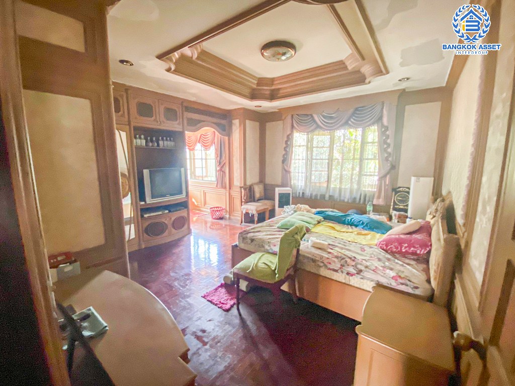 *****บ้านเดี่ยวมือสอง โครงการ กฤษดานคร20 ปิ่นเกล้า เนื้อที่ 104 ตร.ว. ฟังก์ชัน 3 ห้องนอน 3 ห้องน้ำ 2 ที่จอดรถ บ้านหลังใหญ่ บนพื้นที่กว้างขวาง การเดินทางสะดวก เชื่อมต่อถนนบรมราชชนนี ถนนเพชรเกษม ถนนพุทธมณฑลสาย2 ใกล้ห้างสรรพสินค้าเซ็นทรัล ปิ่นเกล้า ใกล้จุดขึ้นทางด่วน "กาญจนาภิเษก"...