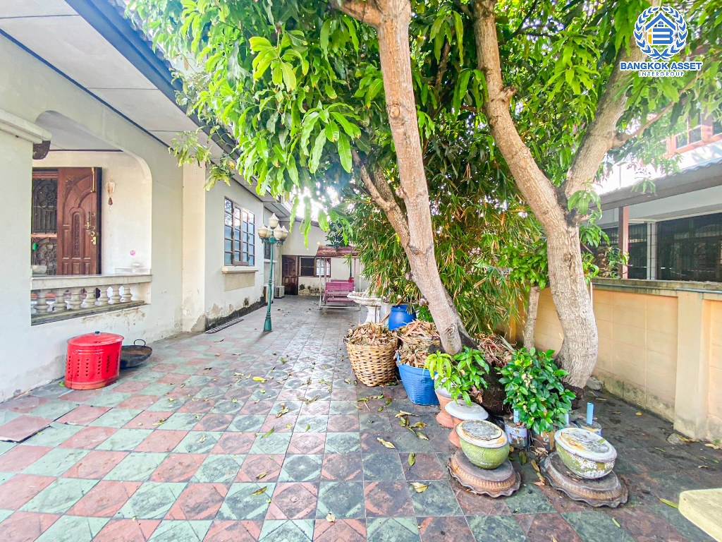 *****บ้านเดี่ยวมือสอง โครงการ กฤษดานคร20 ปิ่นเกล้า เนื้อที่ 104 ตร.ว. ฟังก์ชัน 3 ห้องนอน 3 ห้องน้ำ 2 ที่จอดรถ บ้านหลังใหญ่ บนพื้นที่กว้างขวาง การเดินทางสะดวก เชื่อมต่อถนนบรมราชชนนี ถนนเพชรเกษม ถนนพุทธมณฑลสาย2 ใกล้ห้างสรรพสินค้าเซ็นทรัล ปิ่นเกล้า ใกล้จุดขึ้นทางด่วน "กาญจนาภิเษก"...