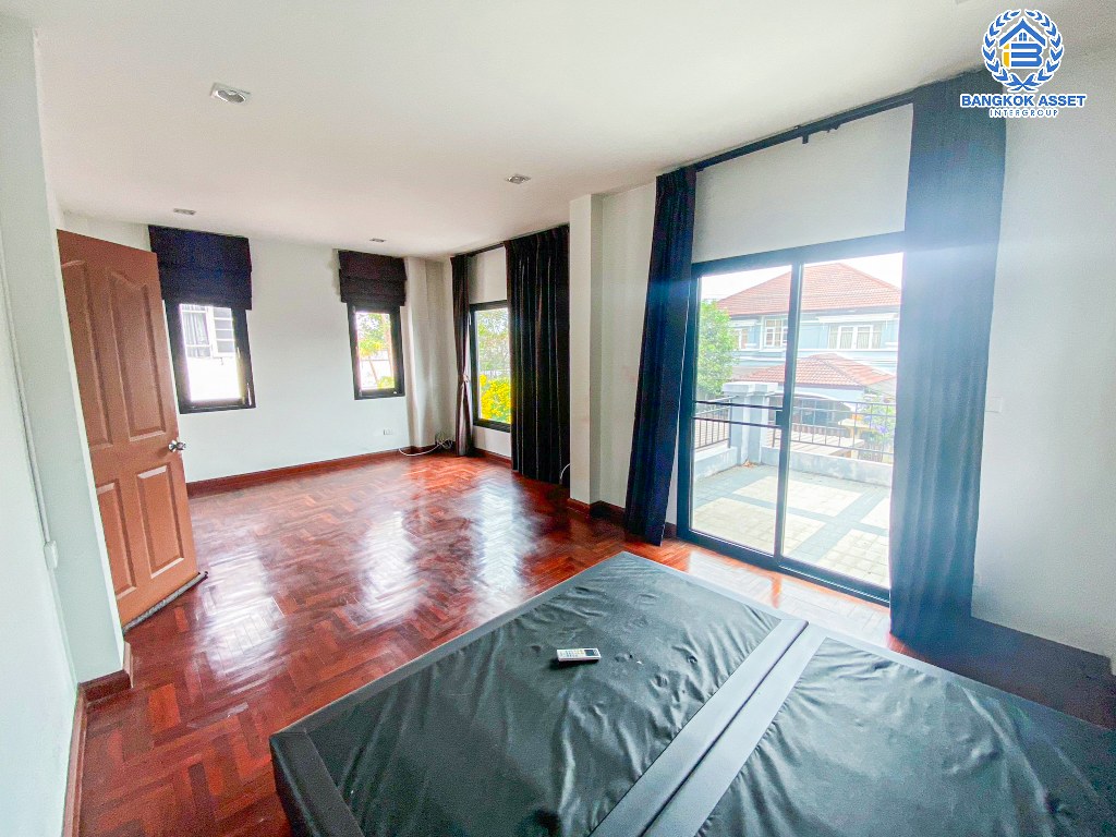 *****บ้านเดี่ยวมือสอง โครงการ มณีรินทร์ เลค แอนด์ พาร์ค 345 เนื้อที่ 62.20 ตร.ว. ฟังก์ชัน 4 ห้องนอน 2 ห้องน้ำ 3 ที่จอดรถ ทำเลเดินทางสะดวก เชื่อมต่อถนนศรีสมาน ถนนกาญจนาภิเษก ถนนสะพานนนทบุรี-บางบัวทอง(345) ใกล้ห้างสรรพสินค้าเซ็นทรัลเวสต์วิลล์ และจุดขึ้นทางด่วน "ศรีสมาน"