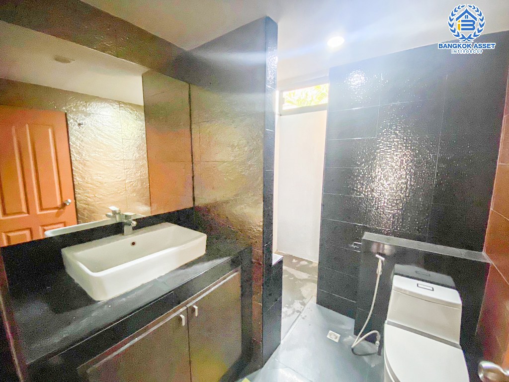 *****บ้านเดี่ยวมือสอง โครงการ มณีรินทร์ เลค แอนด์ พาร์ค 345 เนื้อที่ 62.20 ตร.ว. ฟังก์ชัน 4 ห้องนอน 2 ห้องน้ำ 3 ที่จอดรถ ทำเลเดินทางสะดวก เชื่อมต่อถนนศรีสมาน ถนนกาญจนาภิเษก ถนนสะพานนนทบุรี-บางบัวทอง(345) ใกล้ห้างสรรพสินค้าเซ็นทรัลเวสต์วิลล์ และจุดขึ้นทางด่วน "ศรีสมาน"