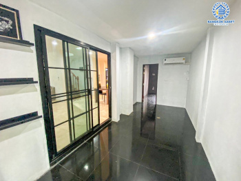 *****บ้านเดี่ยวมือสอง โครงการ มณีรินทร์ เลค แอนด์ พาร์ค 345 เนื้อที่ 62.20 ตร.ว. ฟังก์ชัน 4 ห้องนอน 2 ห้องน้ำ 3 ที่จอดรถ ทำเลเดินทางสะดวก เชื่อมต่อถนนศรีสมาน ถนนกาญจนาภิเษก ถนนสะพานนนทบุรี-บางบัวทอง(345) ใกล้ห้างสรรพสินค้าเซ็นทรัลเวสต์วิลล์ และจุดขึ้นทางด่วน "ศรีสมาน"