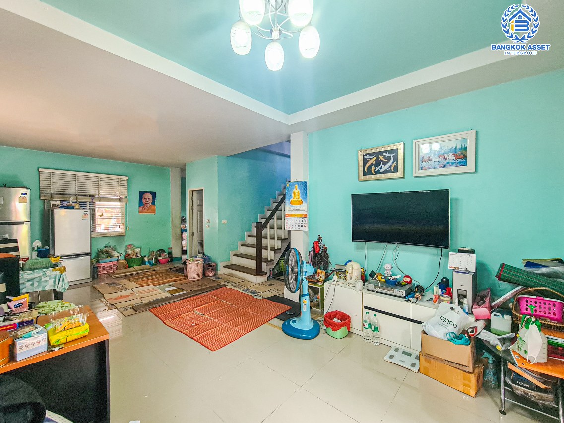 *****บ้านเดี่ยวมือสองนนทบุรี โครงการ เดอะลิฟวิ่ง3 บ้านกล้วย-ไทรน้อย เนื้อที่กว้างเกือบ 56 ตร.ว. ฟังก์ชัน 3 ห้องนอน 3 ห้องน้ำ 2 ที่จอดรถ บ้านภายในสภาพดี บนทำเลเดินทางสะดวก ติดถนนกาญจนาภิเษก ใกล้เซ็นทรัลเวสต์เกต และรถไฟฟ้าสายสีม่วง "สถานีคลองบางไผ่" จองเลย!