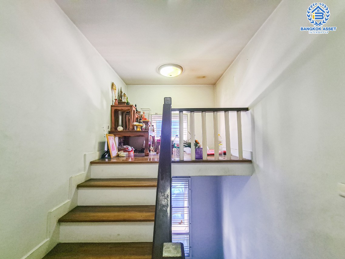 *****บ้านเดี่ยวมือสองนนทบุรี โครงการ เดอะลิฟวิ่ง3 บ้านกล้วย-ไทรน้อย เนื้อที่กว้างเกือบ 56 ตร.ว. ฟังก์ชัน 3 ห้องนอน 3 ห้องน้ำ 2 ที่จอดรถ บ้านภายในสภาพดี บนทำเลเดินทางสะดวก ติดถนนกาญจนาภิเษก ใกล้เซ็นทรัลเวสต์เกต และรถไฟฟ้าสายสีม่วง "สถานีคลองบางไผ่" จองเลย!