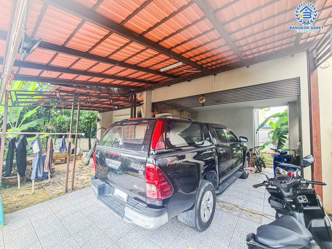 *****บ้านเดี่ยวมือสองนนทบุรี โครงการ เดอะลิฟวิ่ง3 บ้านกล้วย-ไทรน้อย เนื้อที่กว้างเกือบ 56 ตร.ว. ฟังก์ชัน 3 ห้องนอน 3 ห้องน้ำ 2 ที่จอดรถ บ้านภายในสภาพดี บนทำเลเดินทางสะดวก ติดถนนกาญจนาภิเษก ใกล้เซ็นทรัลเวสต์เกต และรถไฟฟ้าสายสีม่วง "สถานีคลองบางไผ่" จองเลย!