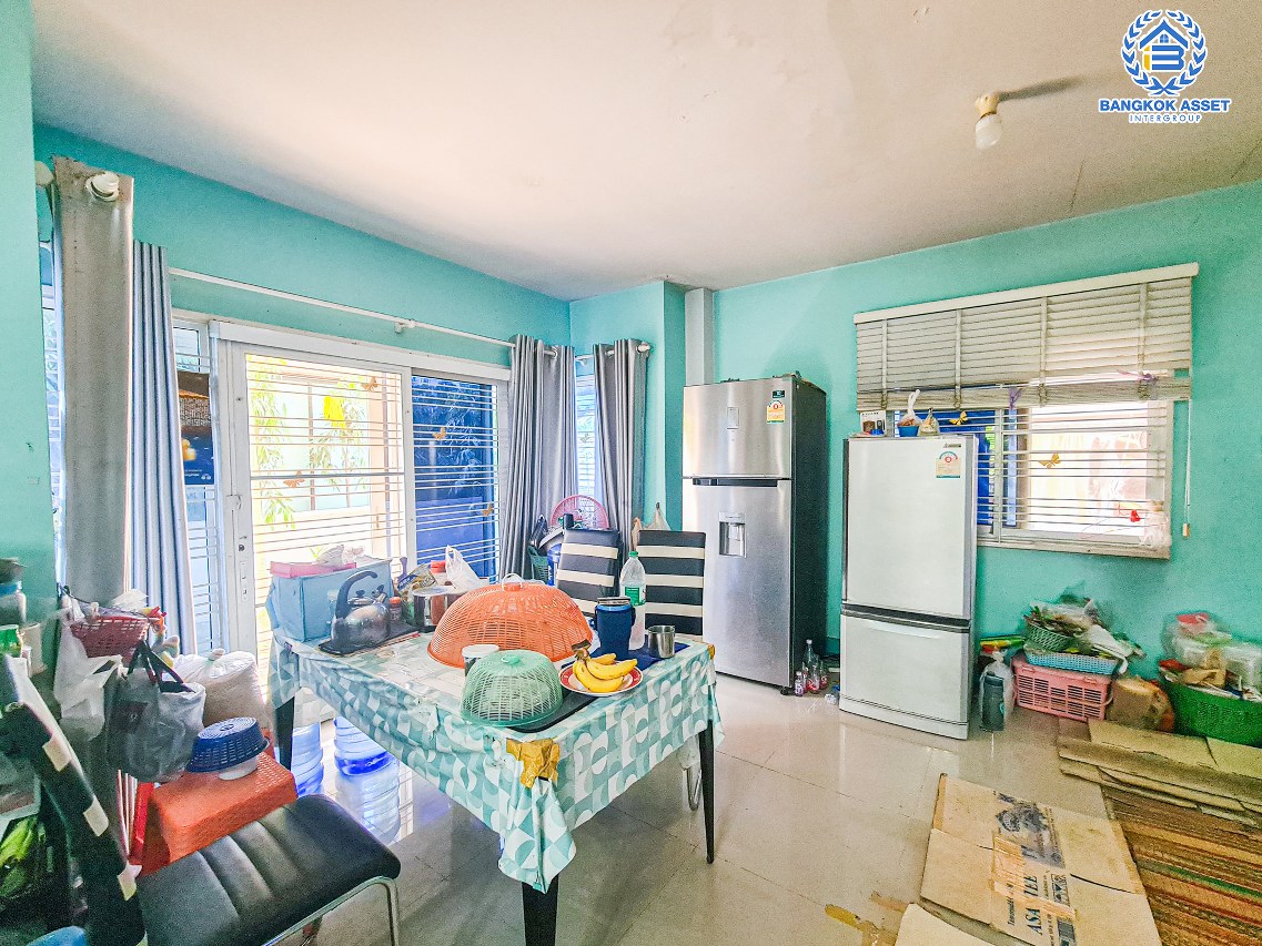 *****บ้านเดี่ยวมือสองนนทบุรี โครงการ เดอะลิฟวิ่ง3 บ้านกล้วย-ไทรน้อย เนื้อที่กว้างเกือบ 56 ตร.ว. ฟังก์ชัน 3 ห้องนอน 3 ห้องน้ำ 2 ที่จอดรถ บ้านภายในสภาพดี บนทำเลเดินทางสะดวก ติดถนนกาญจนาภิเษก ใกล้เซ็นทรัลเวสต์เกต และรถไฟฟ้าสายสีม่วง "สถานีคลองบางไผ่" จองเลย!