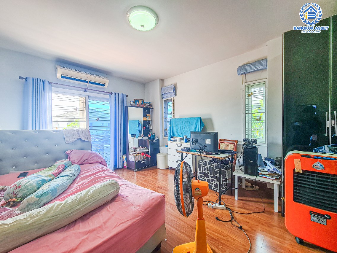 *****บ้านเดี่ยวมือสองนนทบุรี โครงการ เดอะลิฟวิ่ง3 บ้านกล้วย-ไทรน้อย เนื้อที่กว้างเกือบ 56 ตร.ว. ฟังก์ชัน 3 ห้องนอน 3 ห้องน้ำ 2 ที่จอดรถ บ้านภายในสภาพดี บนทำเลเดินทางสะดวก ติดถนนกาญจนาภิเษก ใกล้เซ็นทรัลเวสต์เกต และรถไฟฟ้าสายสีม่วง "สถานีคลองบางไผ่" จองเลย!