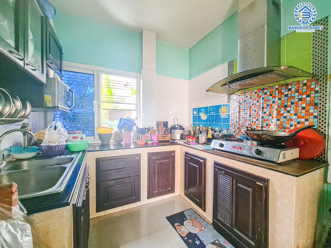 *****บ้านเดี่ยวมือสองนนทบุรี โครงการ เดอะลิฟวิ่ง3 บ้านกล้วย-ไทรน้อย เนื้อที่กว้างเกือบ 56 ตร.ว. ฟังก์ชัน 3 ห้องนอน 3 ห้องน้ำ 2 ที่จอดรถ บ้านภายในสภาพดี บนทำเลเดินทางสะดวก ติดถนนกาญจนาภิเษก ใกล้เซ็นทรัลเวสต์เกต และรถไฟฟ้าสายสีม่วง "สถานีคลองบางไผ่" จองเลย!