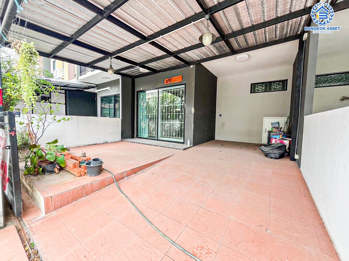 *****ทาวน์เฮ้าส์มือสองกรุงเทพฯ โครงการ เดอะคอนเนค ดอนเมือง-เทิดราชัน เนื้อที่ 18.7 ตร.ว. ฟังก์ชัน 3 ห้องนอน 2 ห้องน้ำ บ้านสภาพดี พร้อมเข้าอยู่ บนทำเลเดินทางสะดวก เชื่อมต่อถนนสรงประภา, ถนนวิภาวดีรังสิต, ถนนศรีสมาน ใกล้รถไฟฟ้าสายสีแดง "สถานีดอนเมือง" และทางด่วน "ศรีสมาน"