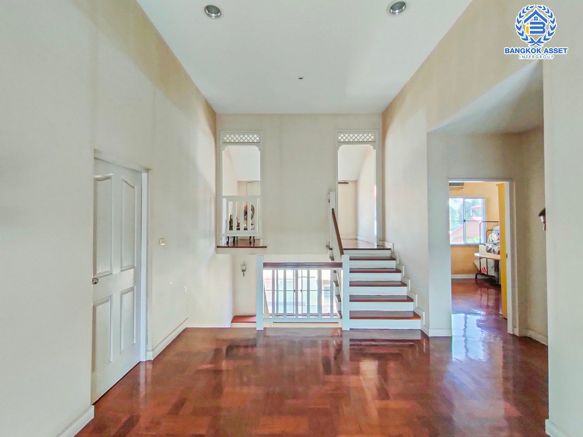 *****บ้านเดี่ยวมือสองนนทบุรี โครงการ นันทวัน พระราม5 เนื้อที่กว้างขวางถึง 97 ตร.ว. ฟังก์ชัน 4 ห้องนอน 3 ห้องน้ำ 2 ที่จอดรถ บ้านพร้อมอยู่ แถมฟรี! 6 เครื่องปรับอากาศ บนทำเลเดินทางสะดวก ติดถนนนครอินทร์ ใกล้รถไฟฟ้าสายสีม่วง "สถานีบางรักใหญ่" และทางด่วน "ศรีรัช" จองเลย!