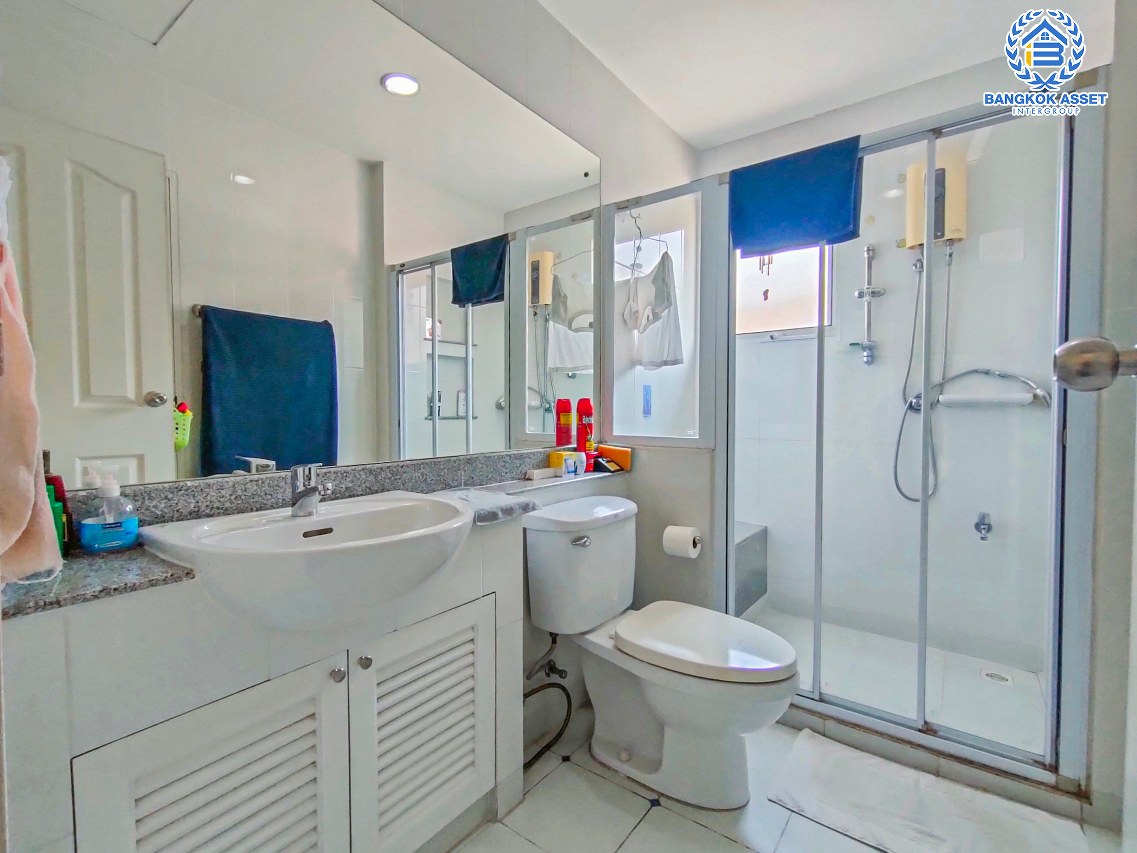 *****บ้านเดี่ยวมือสองนนทบุรี โครงการ นันทวัน พระราม5 เนื้อที่กว้างขวางถึง 97 ตร.ว. ฟังก์ชัน 4 ห้องนอน 3 ห้องน้ำ 2 ที่จอดรถ บ้านพร้อมอยู่ แถมฟรี! 6 เครื่องปรับอากาศ บนทำเลเดินทางสะดวก ติดถนนนครอินทร์ ใกล้รถไฟฟ้าสายสีม่วง "สถานีบางรักใหญ่" และทางด่วน "ศรีรัช" จองเลย!