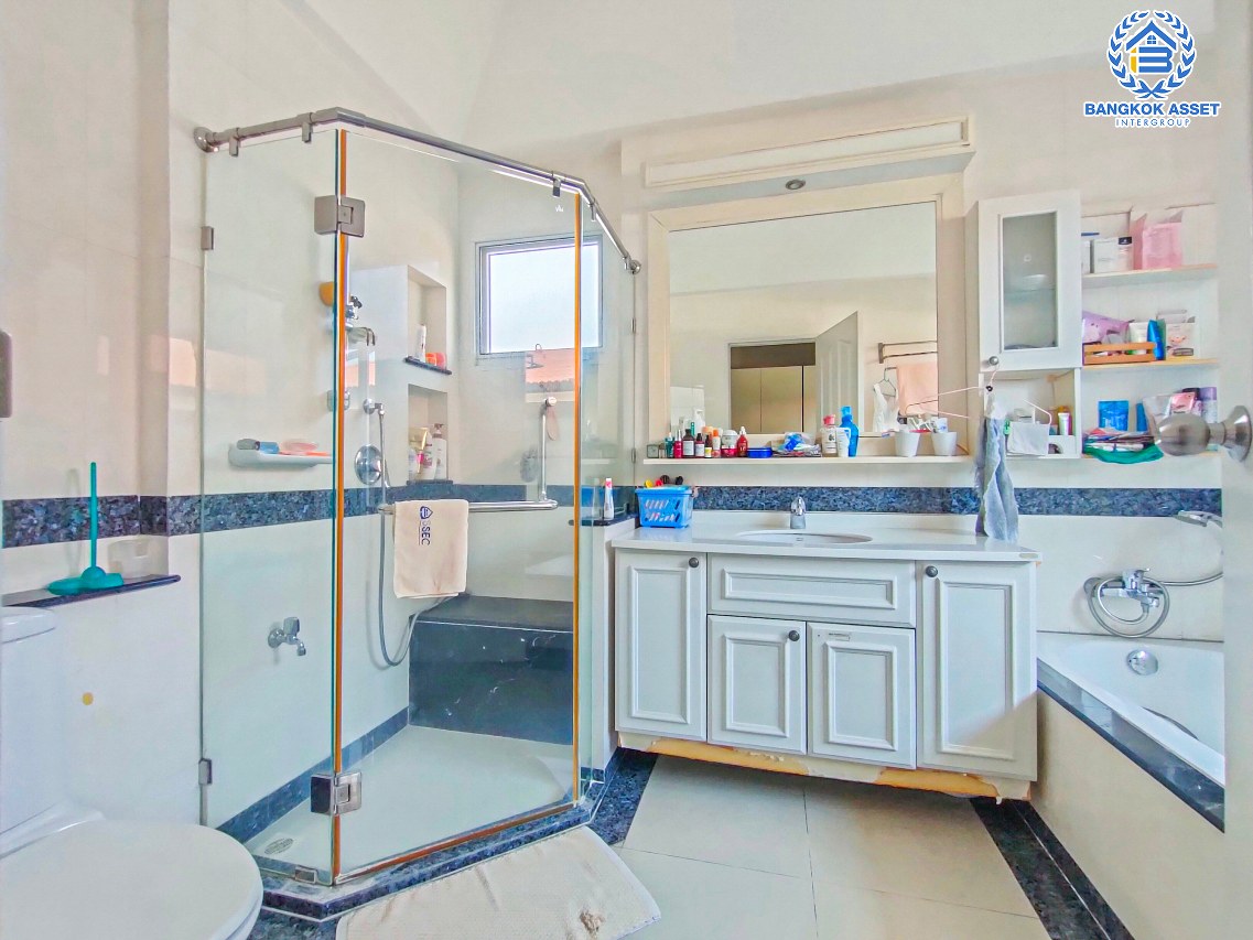 *****บ้านเดี่ยวมือสองนนทบุรี โครงการ นันทวัน พระราม5 เนื้อที่กว้างขวางถึง 97 ตร.ว. ฟังก์ชัน 4 ห้องนอน 3 ห้องน้ำ 2 ที่จอดรถ บ้านพร้อมอยู่ แถมฟรี! 6 เครื่องปรับอากาศ บนทำเลเดินทางสะดวก ติดถนนนครอินทร์ ใกล้รถไฟฟ้าสายสีม่วง "สถานีบางรักใหญ่" และทางด่วน "ศรีรัช" จองเลย!