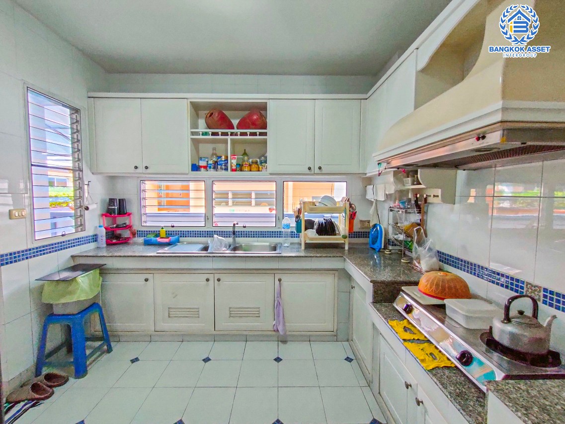 *****บ้านเดี่ยวมือสองนนทบุรี โครงการ นันทวัน พระราม5 เนื้อที่กว้างขวางถึง 97 ตร.ว. ฟังก์ชัน 4 ห้องนอน 3 ห้องน้ำ 2 ที่จอดรถ บ้านพร้อมอยู่ แถมฟรี! 6 เครื่องปรับอากาศ บนทำเลเดินทางสะดวก ติดถนนนครอินทร์ ใกล้รถไฟฟ้าสายสีม่วง "สถานีบางรักใหญ่" และทางด่วน "ศรีรัช" จองเลย!