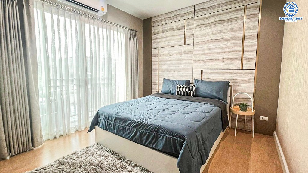 *****ทาวน์เฮ้าส์มือสอง โครงการ ฟลอรา ติวานนท์ หลังมุม เนื้อที่ 23.50 ตร.ว. ฟังก์ชัน 4 ห้องนอน 3 ห้องน้ำ 2 ที่จอดรถ บ้านสวยสไตล์ Modern ภายในเหมือนใหม่ โครงการบนทำเลดี เชื่อมต่อถนนประชาราษฎร์ ถนนติวานนท์ ถนนพิบูลย์สงคราม ใกล้รถไฟฟ้าสายสีม่วง "สถานีแยกติวานนท์" และจุดขึ้นทางด่วน "ศรีรัช"