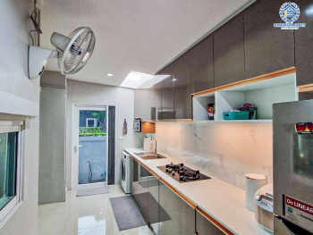 *****ทาวน์เฮ้าส์มือสอง โครงการ ฟลอรา ติวานนท์ หลังมุม เนื้อที่ 23.50 ตร.ว. ฟังก์ชัน 4 ห้องนอน 3 ห้องน้ำ 2 ที่จอดรถ บ้านสวยสไตล์ Modern ภายในเหมือนใหม่ โครงการบนทำเลดี เชื่อมต่อถนนประชาราษฎร์ ถนนติวานนท์ ถนนพิบูลย์สงคราม ใกล้รถไฟฟ้าสายสีม่วง "สถานีแยกติวานนท์" และจุดขึ้นทางด่วน "ศรีรัช"