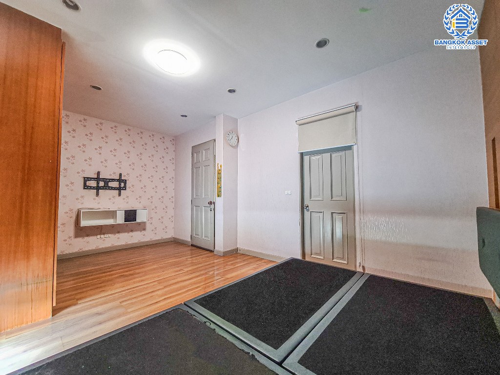 *****บ้านเดี่ยวมือสอง โครงการ เดอะซิตี้1 ปิ่นเกล้า-พระราม5-นครอินทร์ หลังมุม เนื้อที่ 64.80 ตร.ว. ฟังก์ชัน 3 ห้องนอน 3 ห้องน้ำ 2 ที่จอดรถ บ้านสภาพสวยพร้อมเข้าอยู่ โครงการบนทำเลดี เชื่อมต่อถนนนครอินทร์ ถนนกาญจนาภิเษก ถนนราชพฤกษ์ ใกล้รถไฟฟ้าสายสีม่วง "สถานีแยกติวานนท์"