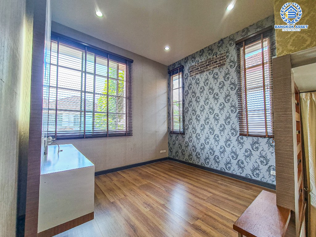 *****บ้านเดี่ยวมือสอง โครงการ เดอะซิตี้1 ปิ่นเกล้า-พระราม5-นครอินทร์ หลังมุม เนื้อที่ 64.80 ตร.ว. ฟังก์ชัน 3 ห้องนอน 3 ห้องน้ำ 2 ที่จอดรถ บ้านสภาพสวยพร้อมเข้าอยู่ โครงการบนทำเลดี เชื่อมต่อถนนนครอินทร์ ถนนกาญจนาภิเษก ถนนราชพฤกษ์ ใกล้รถไฟฟ้าสายสีม่วง "สถานีแยกติวานนท์"