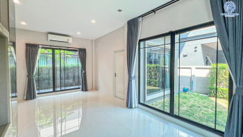 *****บ้านเดี่ยวมือสองนนทบุรี โครงการ บางกอกบูเลอวาร์ด แจ้งวัฒนะ2 เนื้อที่กว้างขวางถึง 60.1 ตร.ว. ฟังก์ชัน 5 ห้องนอน 3 ห้องน้ำ 2 ที่จอดรถ พื้นที่ใช้สอยกว้างขวาง ทำเลเดินทางสะดวก เชื่อมต่อ ถนนชัยพฤกษ์, ถนนแจ้งวัฒนะ ใกล้รถไฟฟ้าสายสีชมพู "สถานีปากเกร็ด" และทางด่วน "เมืองทอง"